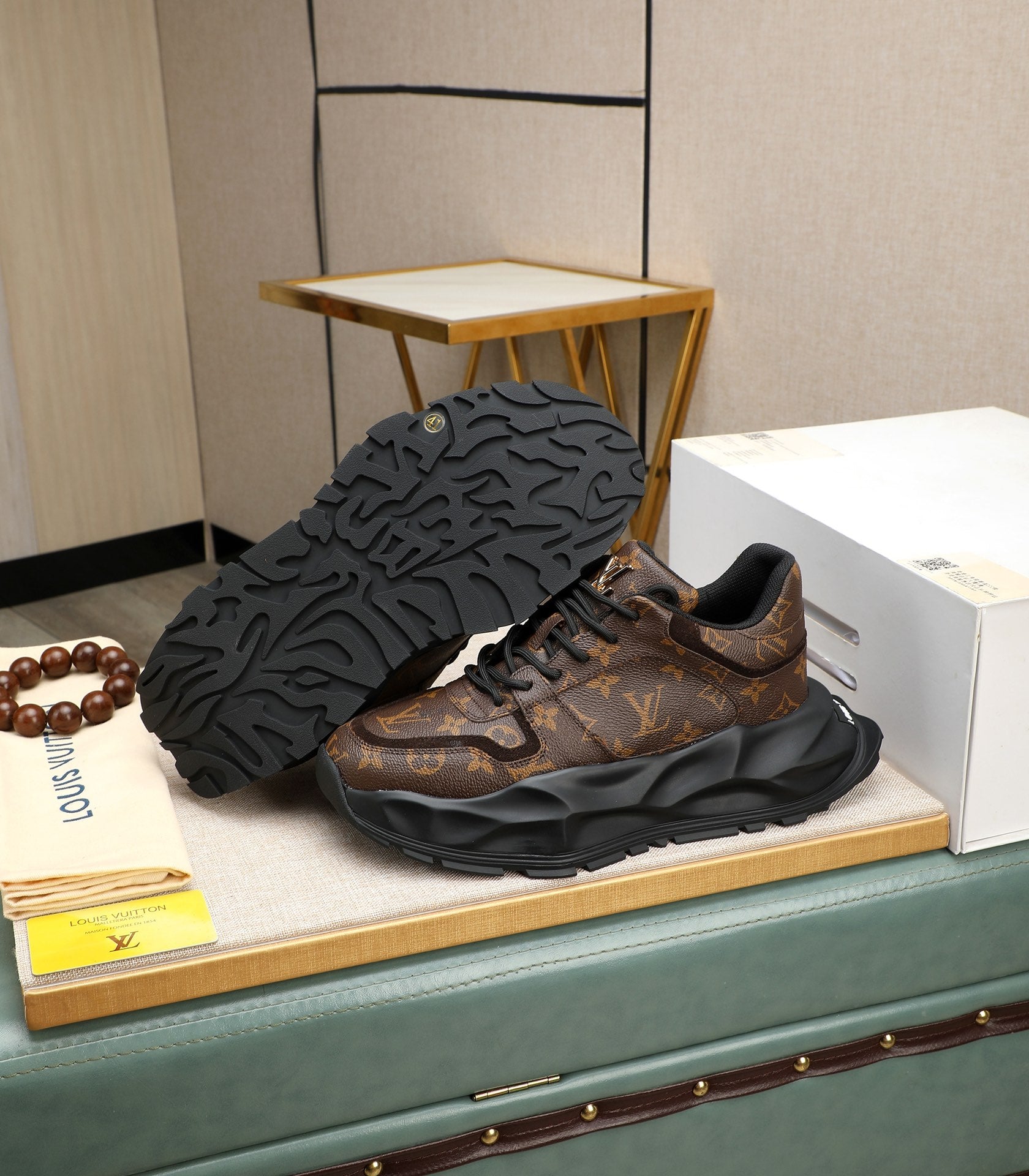 Lvv fashion luxury printed rubber sole sports shoes 0724121601