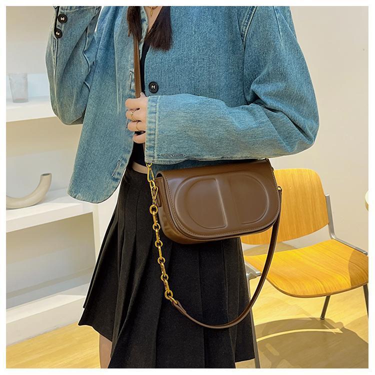 New Fashion Shoulder Crossbody Saddle Bag 1024070320