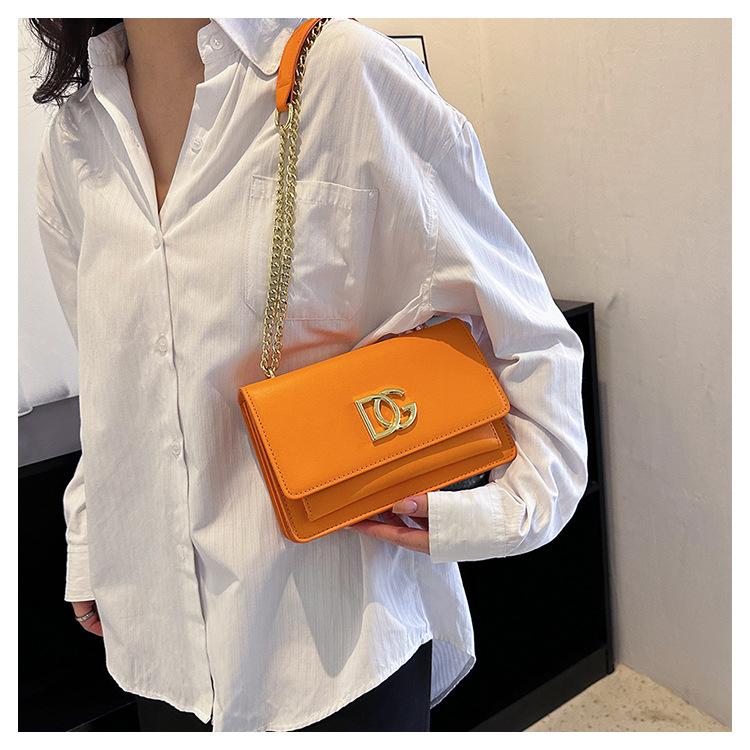 New Fashion Trend Shoulder Messenger Bag All-match Tofu Bag 1024041614