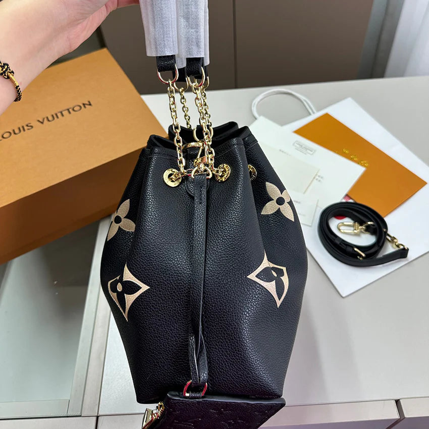 Versatile Classic Large Capacity Shopping Bag 1024062614