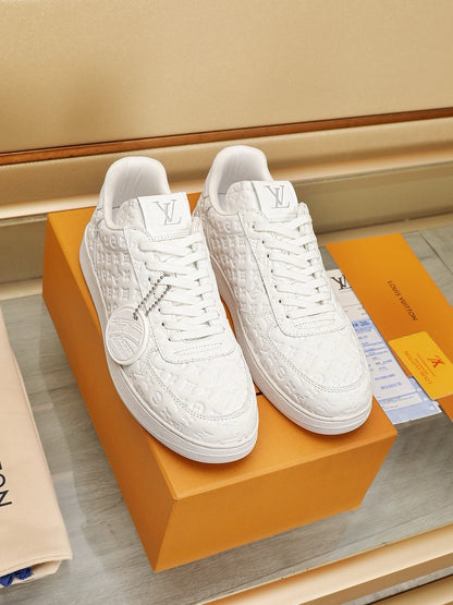 24 New Luxury V Sneakers 0424083005