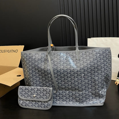 GY Classic Print Shopping Tote 1024052902