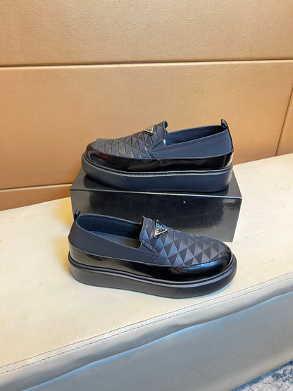 PRD triangle print slip-on sneakers 0724101405