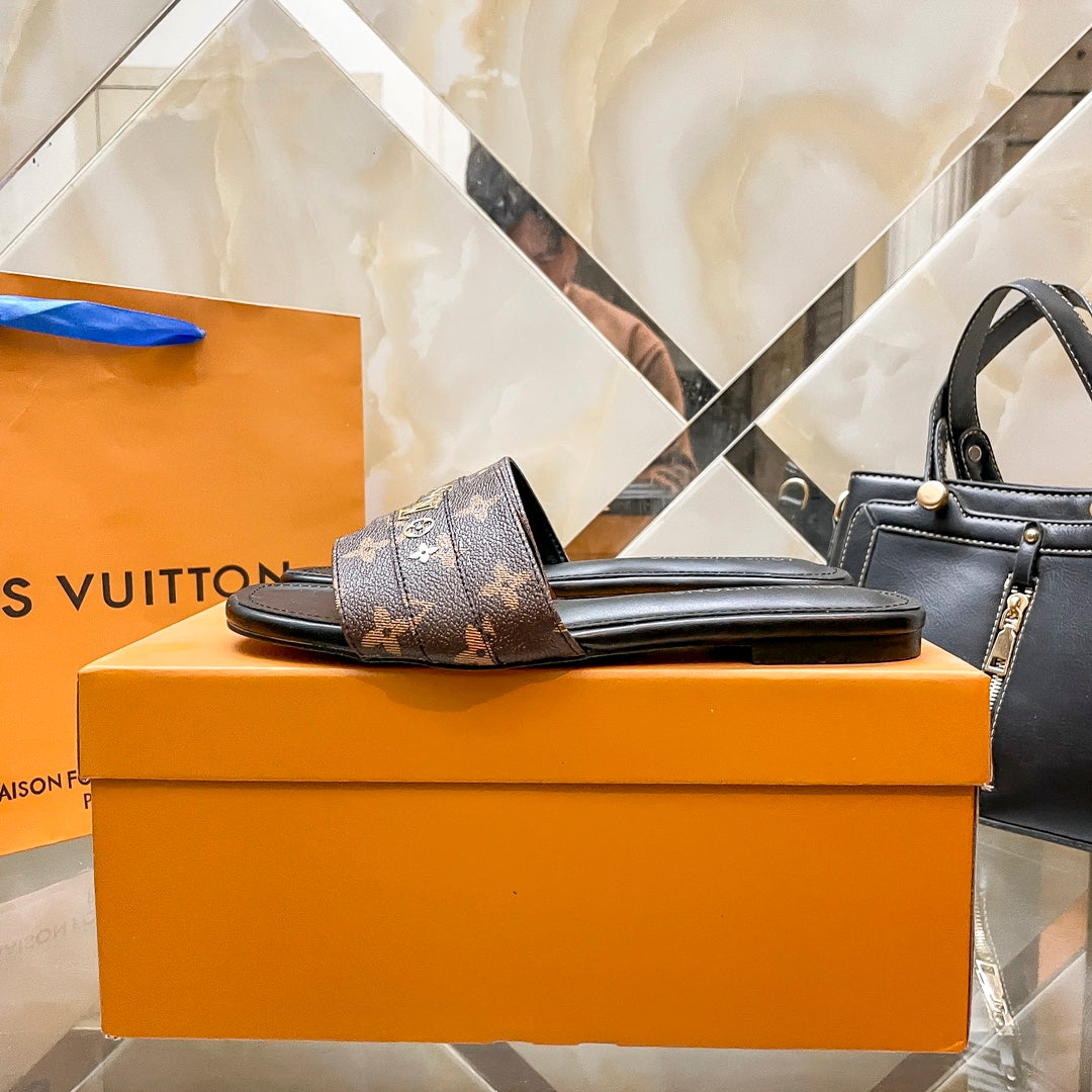 Flat bottom slippers 1824042405