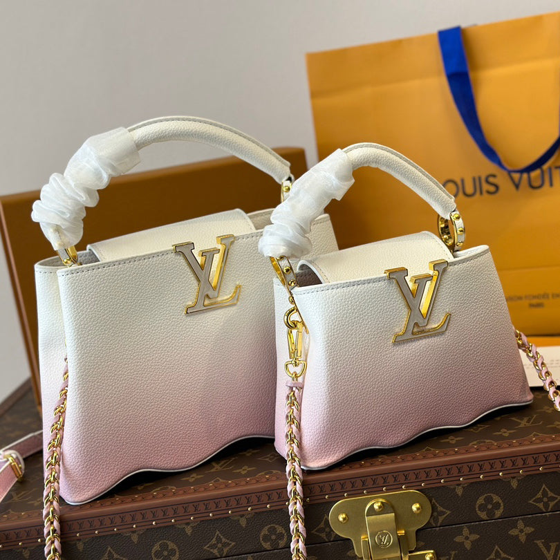 V-Capucines Shell Tote Bag 0724061308