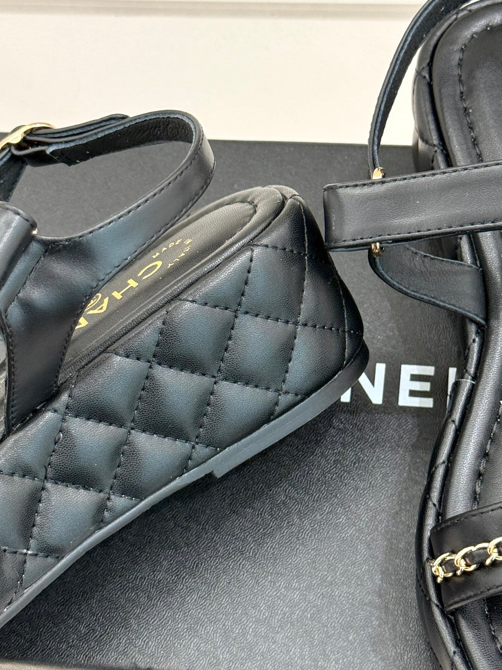 CNL Diamond chain thick-soled platform sandals 0725031110