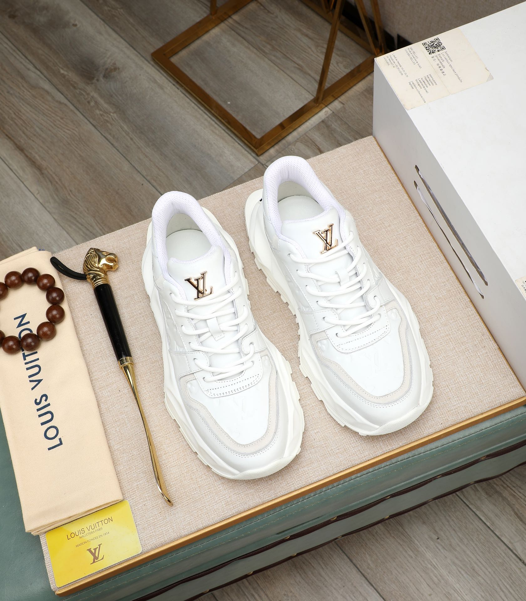 Lvv fashion luxury printed rubber sole sports shoes 0724121601