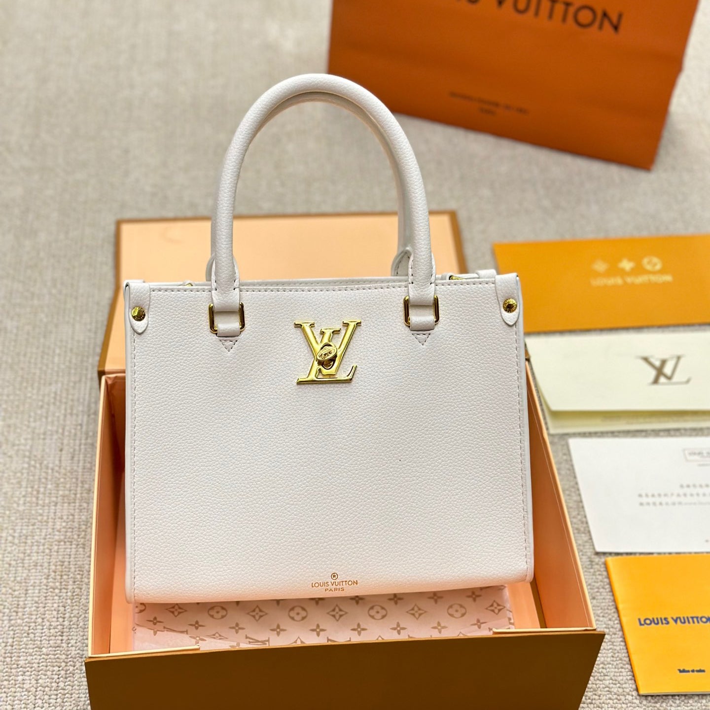 V Fashion LOCK & GO Handbag 0724061304