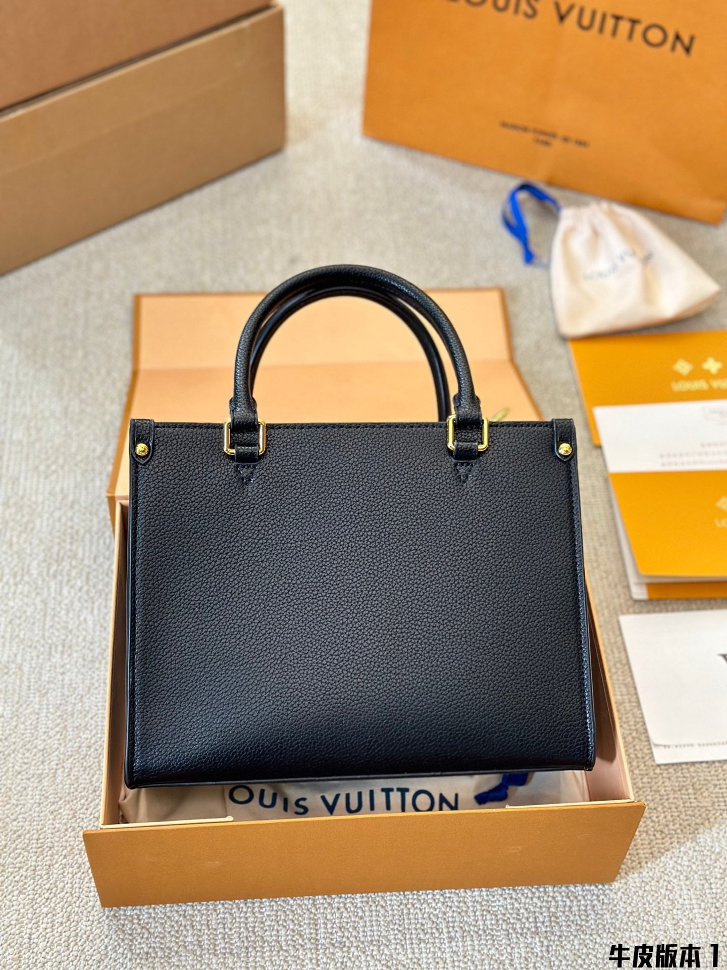 V Fashion LOCK & GO Handbag 0724061304