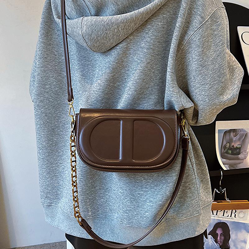 New Fashion Shoulder Crossbody Saddle Bag 1024070320