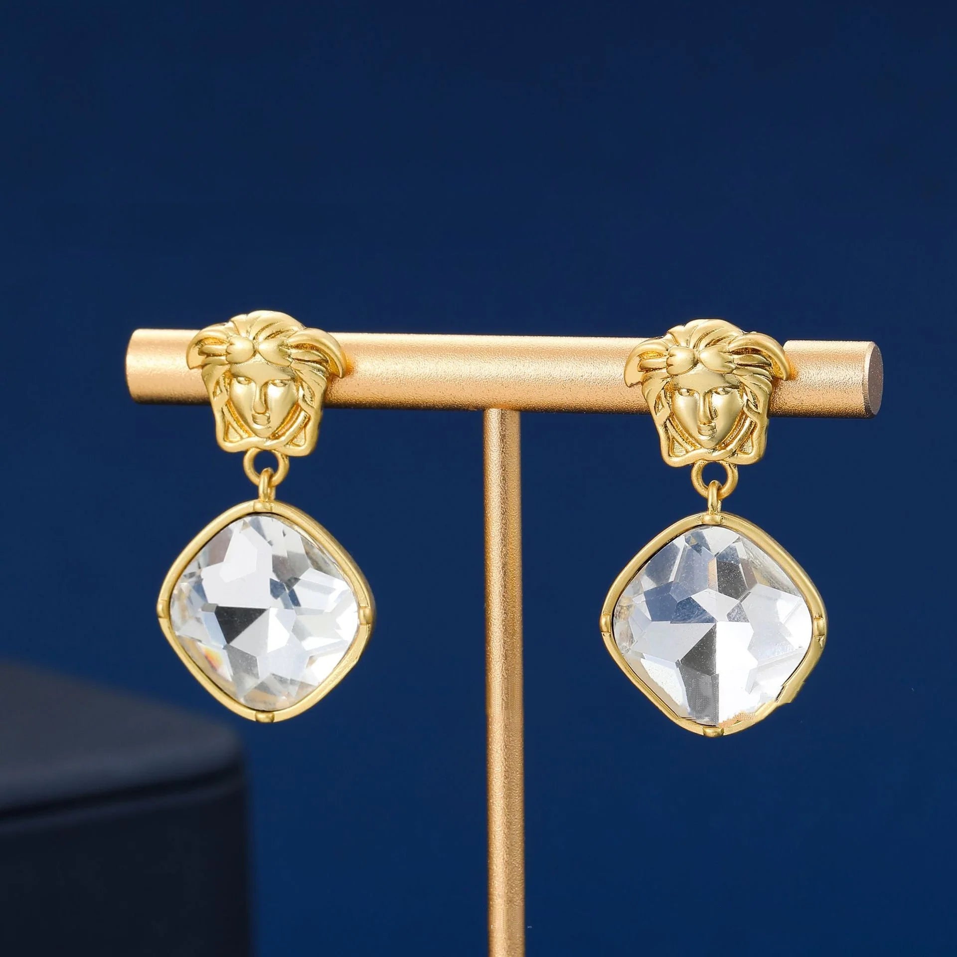 New Fashion Retro Earrings 1024010308