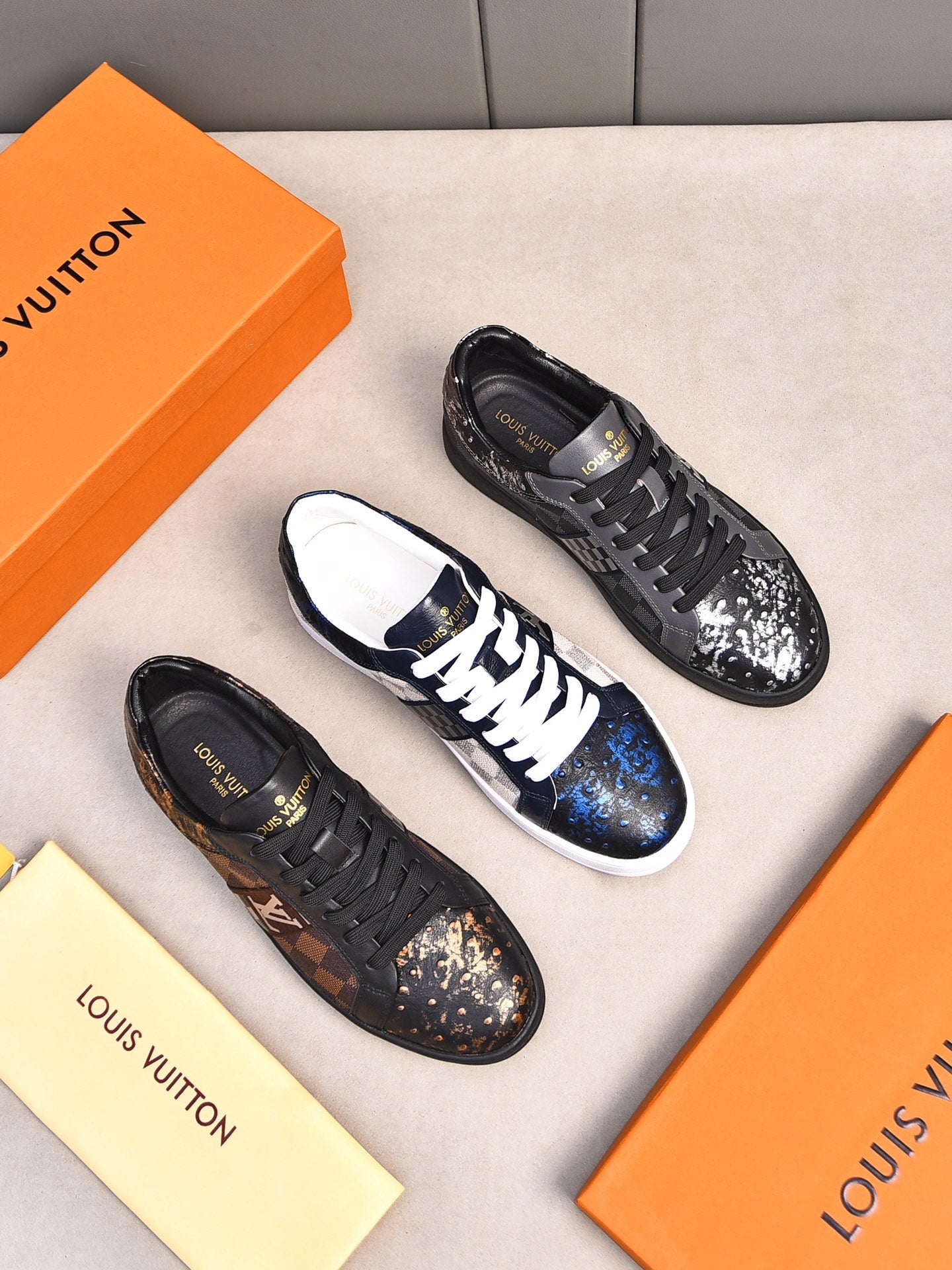 V Fashionable plaid print sneakers 0724101401