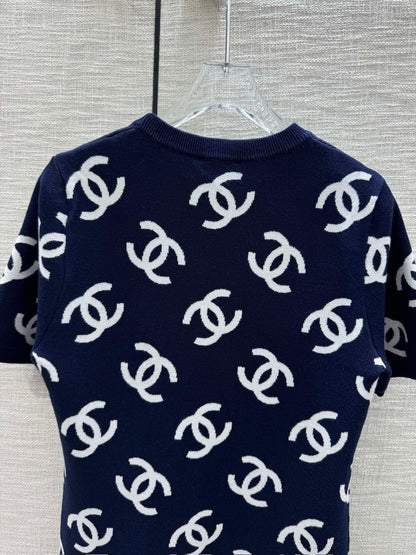 Fashion New Slim-fit Slim-fit Knitted Short-sleeved Dress 1024041621