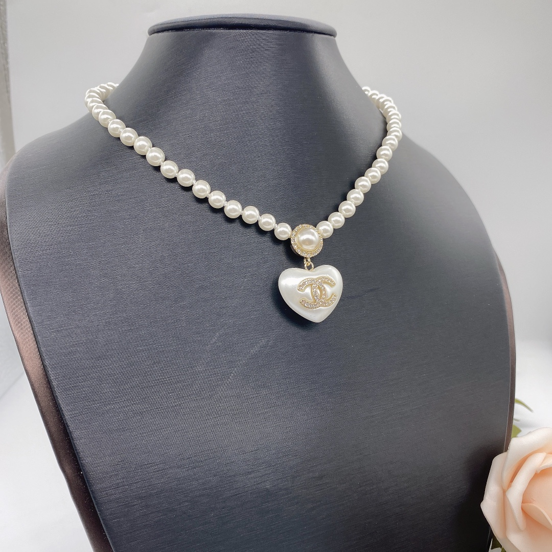 Pearl Love Necklace