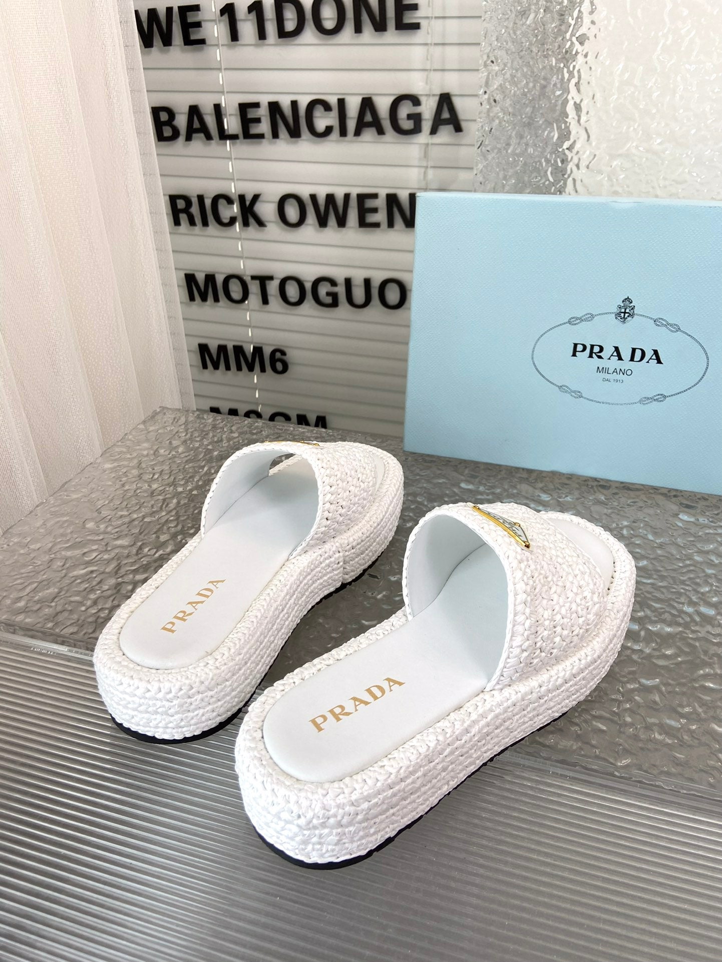 Spring and summer new style woven thick-soled triangle buckle strap slippers 0724032001