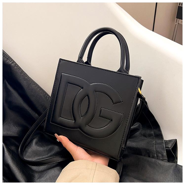 New Fashion Versatile Handbug 1023121903