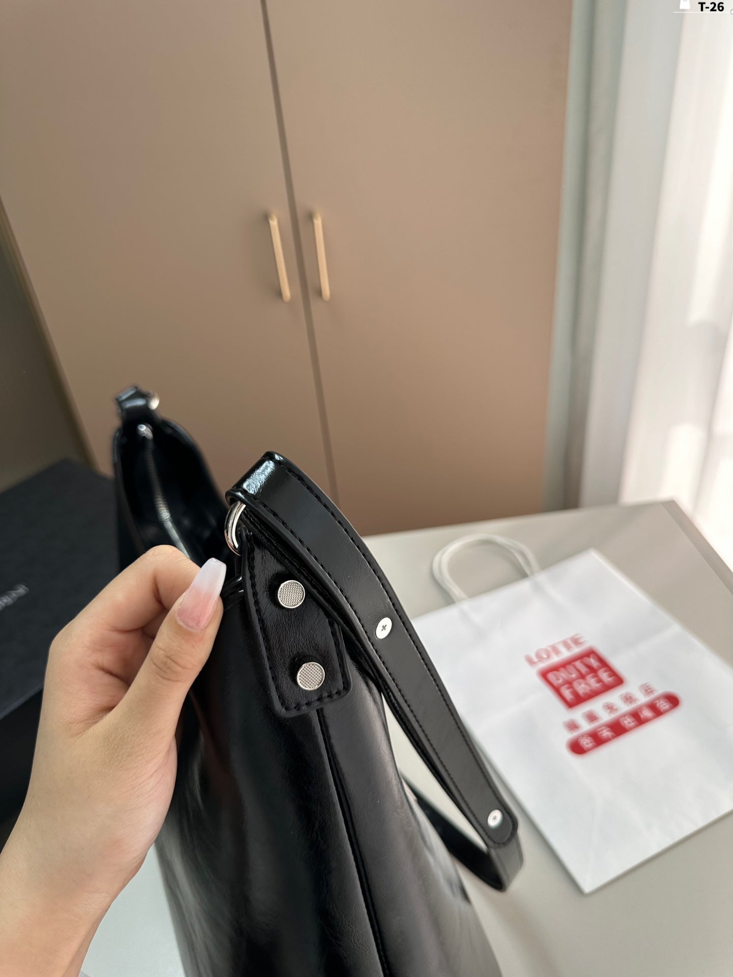 Y waxed leather black and silver underarm shopping bag 0724061208