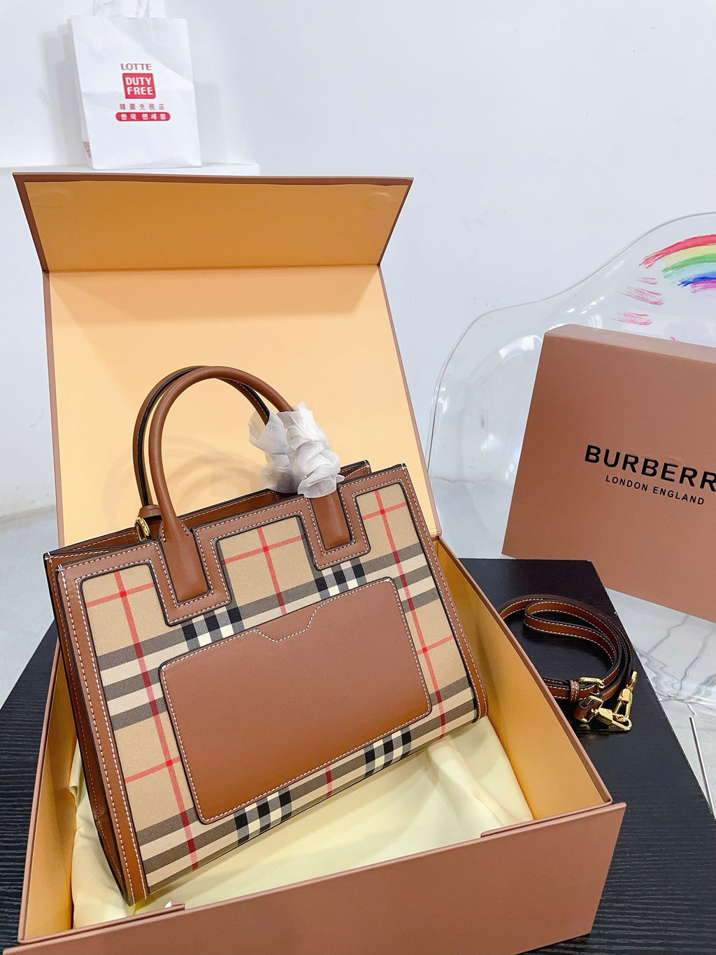 BBR feminine and elegant handbag 0724061203