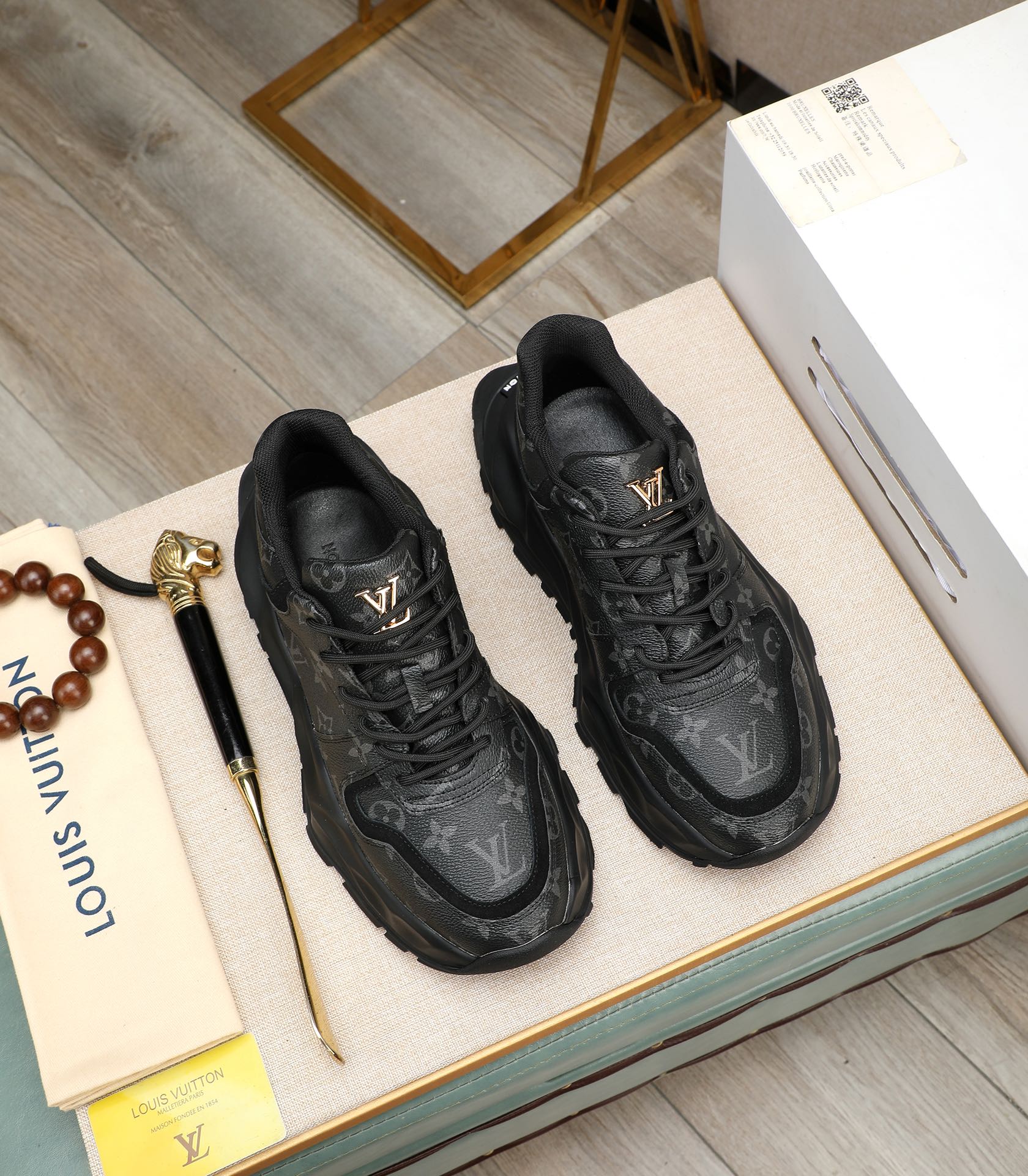 Lvv fashion luxury printed rubber sole sports shoes 0724121601