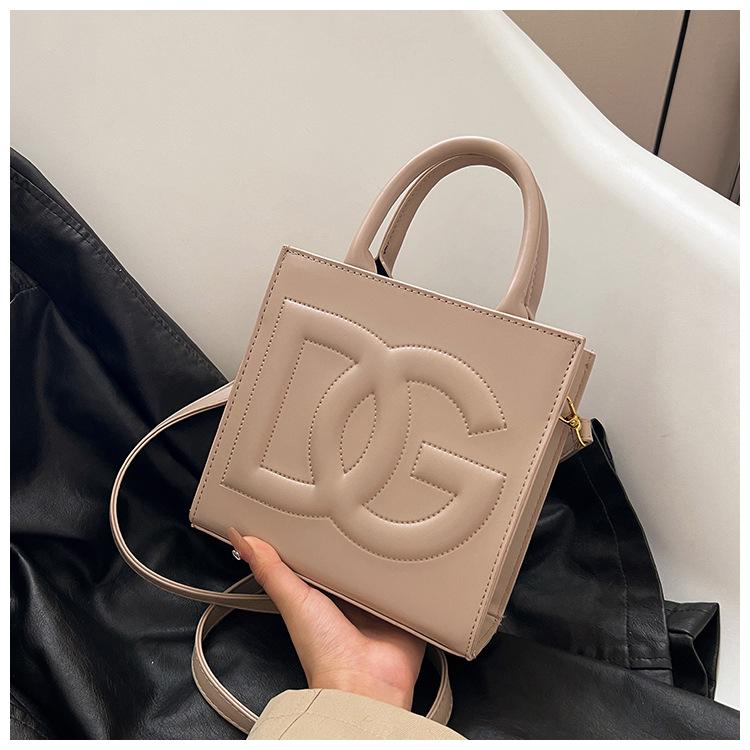 New Fashion Versatile Handbug 1023121903