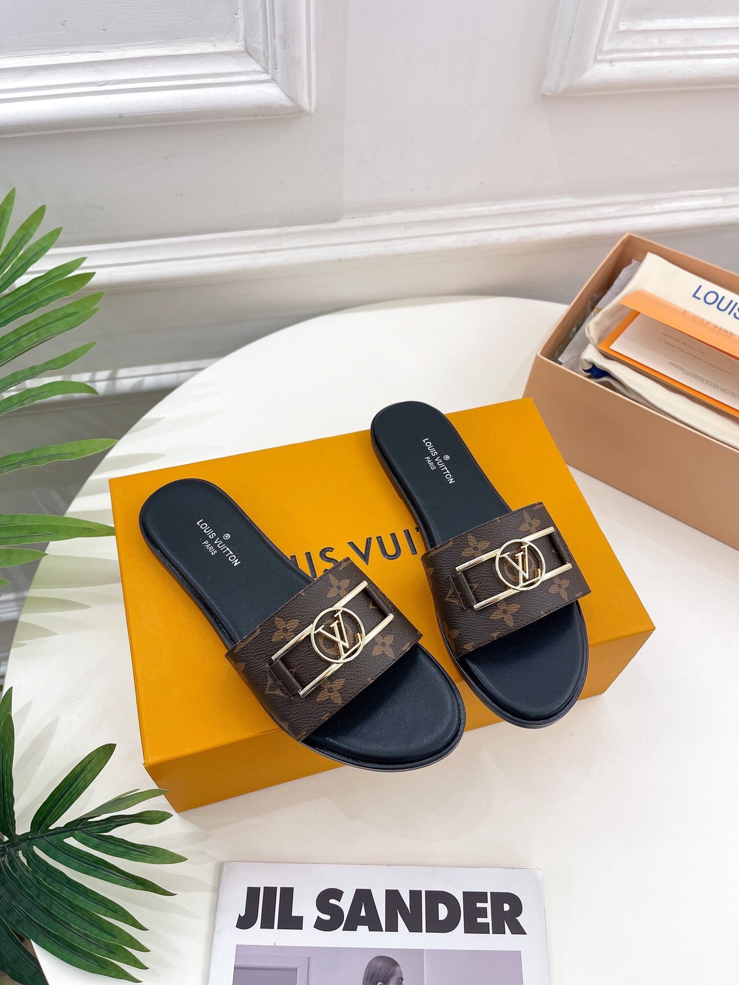 Women's classic versatile one-button slippers XJ10032211