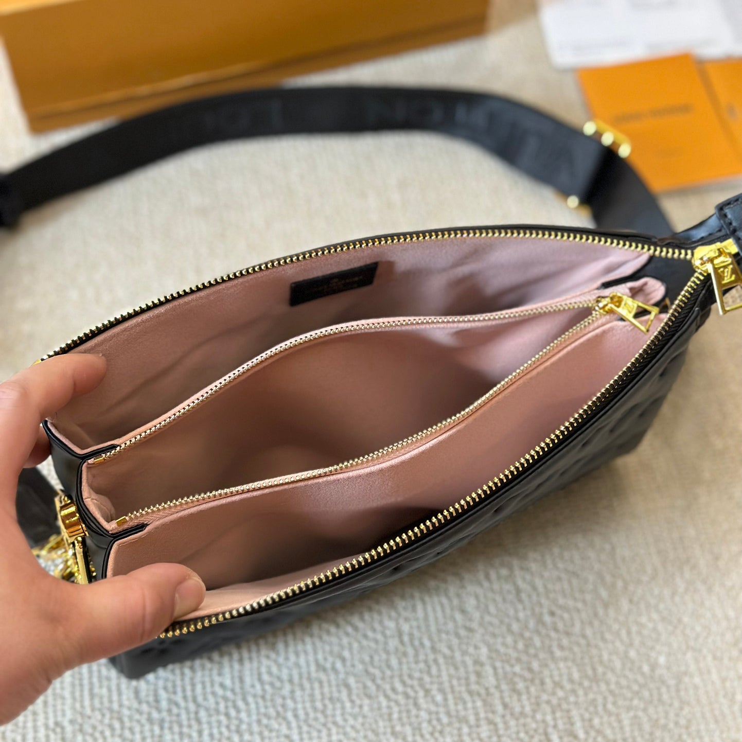 L Coussin bag 1824070305