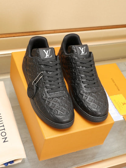 24 New Luxury V Sneakers 0424083005