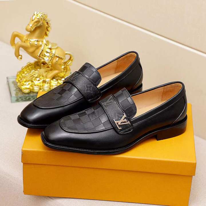 V logo men's formal business shoes