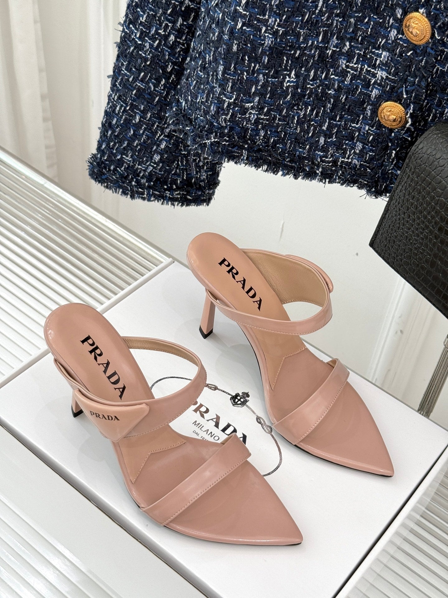 PRD's new fashionable high-heeled sandals 0725061616