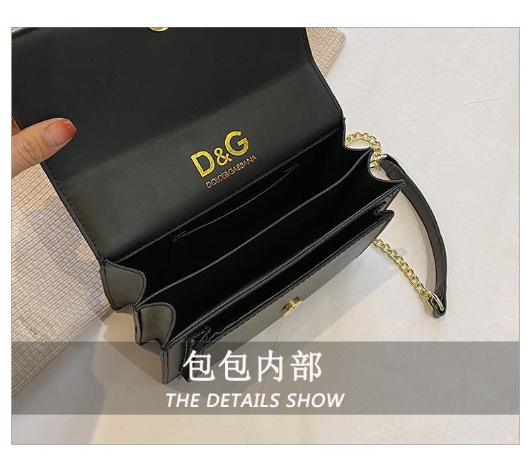 New Fashion Trend Shoulder Messenger Bag All-match Tofu Bag 1024041614