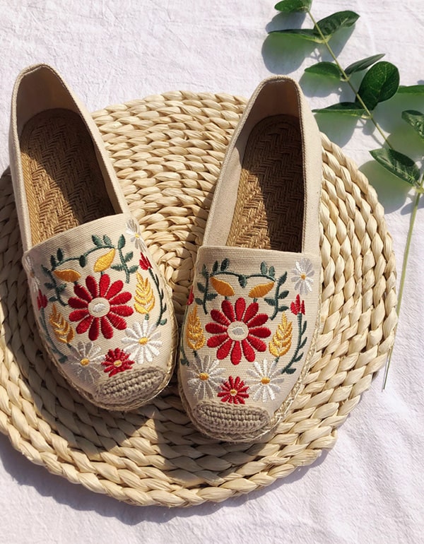 Ethnic Style Embroidered Flat Linen Shoes