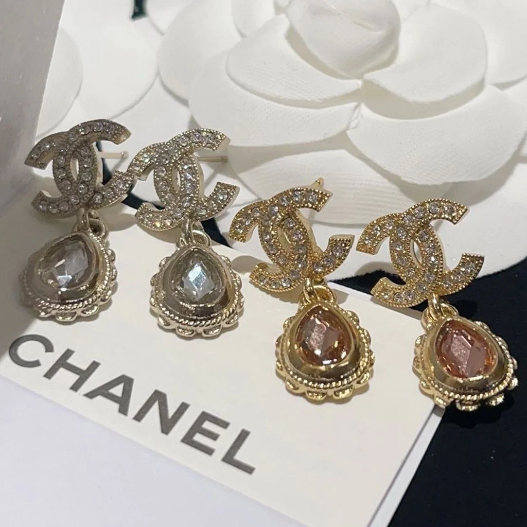 New fashionable and versatile earrings 1024022310