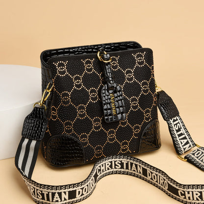 European and American fashionable hand-held bag 2025080820