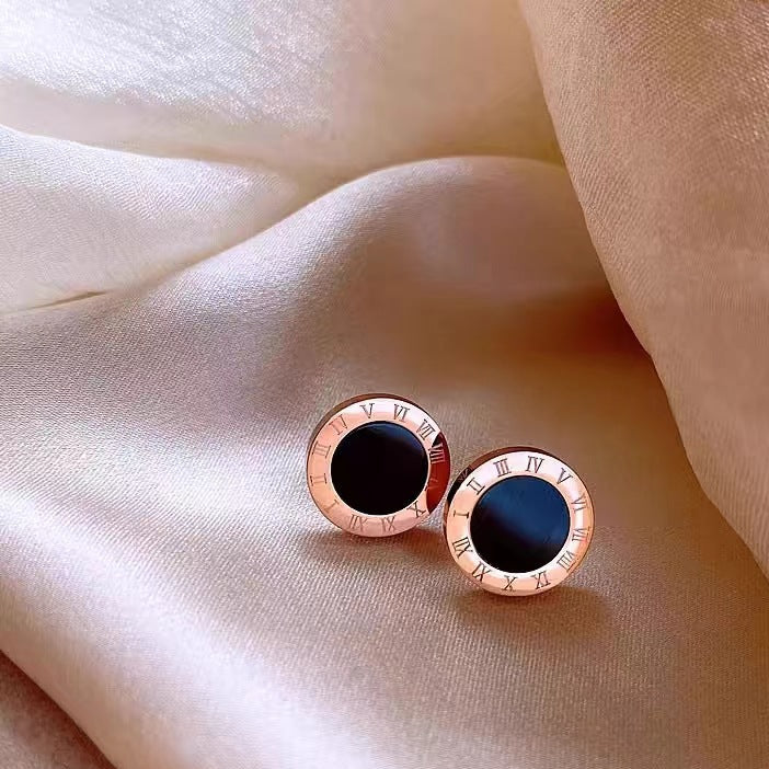 Roman numeral pendant titanium steel necklace 2025081101