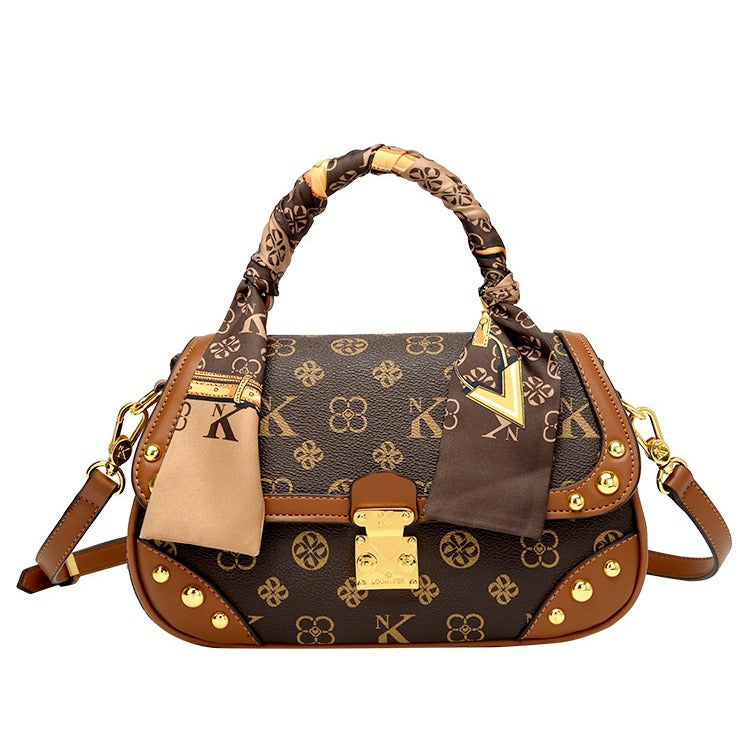 A vintage leather single-shoulder small square bag 2025080816