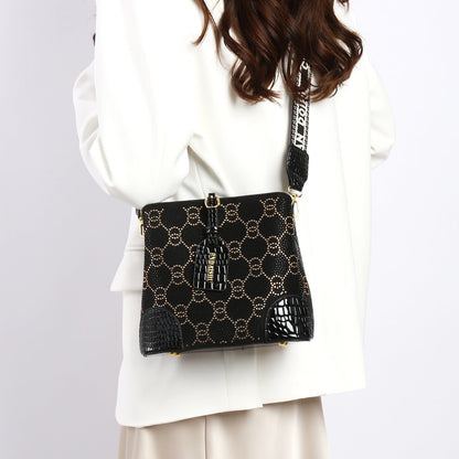 European and American fashionable hand-held bag 2025080820