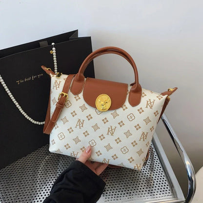 Fashionable and retro floral crossbody bag 2025073114