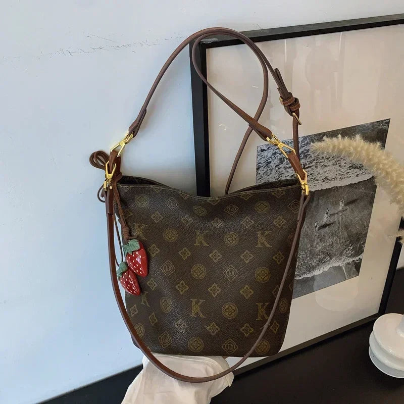 Luxury leather shoulder bag 2025073113