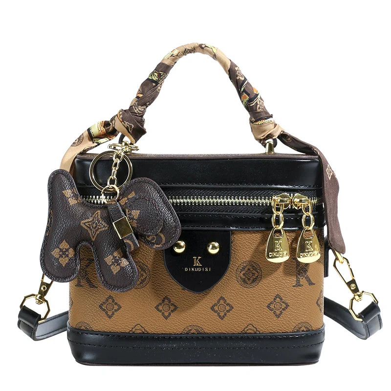 A light luxury leather handbag 2025073103