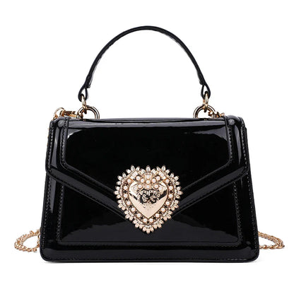 An elegant lady postman's bag 2025073002