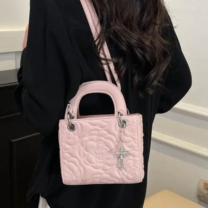 A fashionable handbag for ladies 2025072909