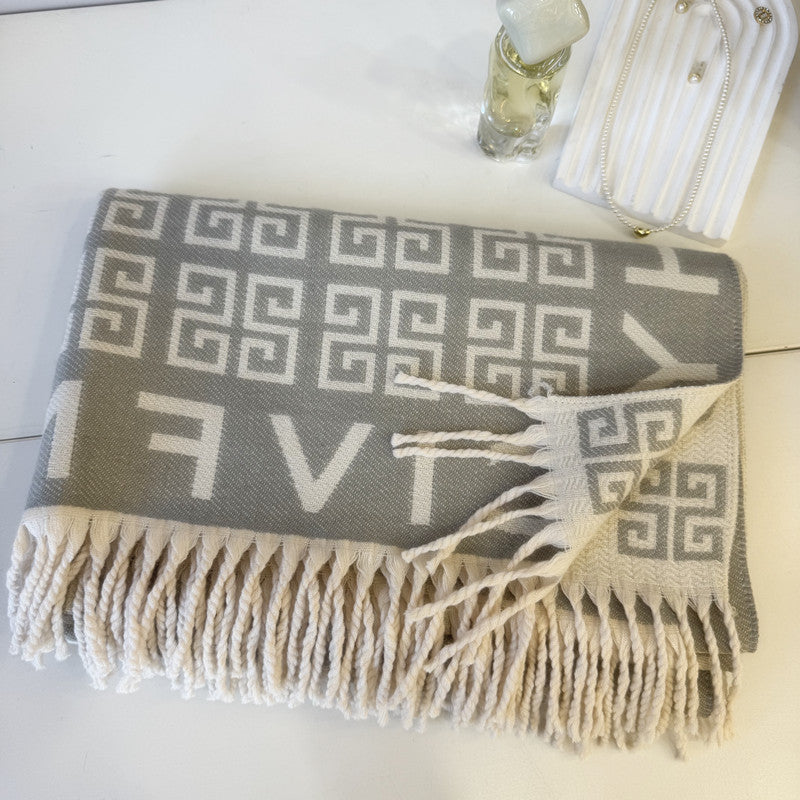 New cashmere scarf—versatile and warm 1025090803