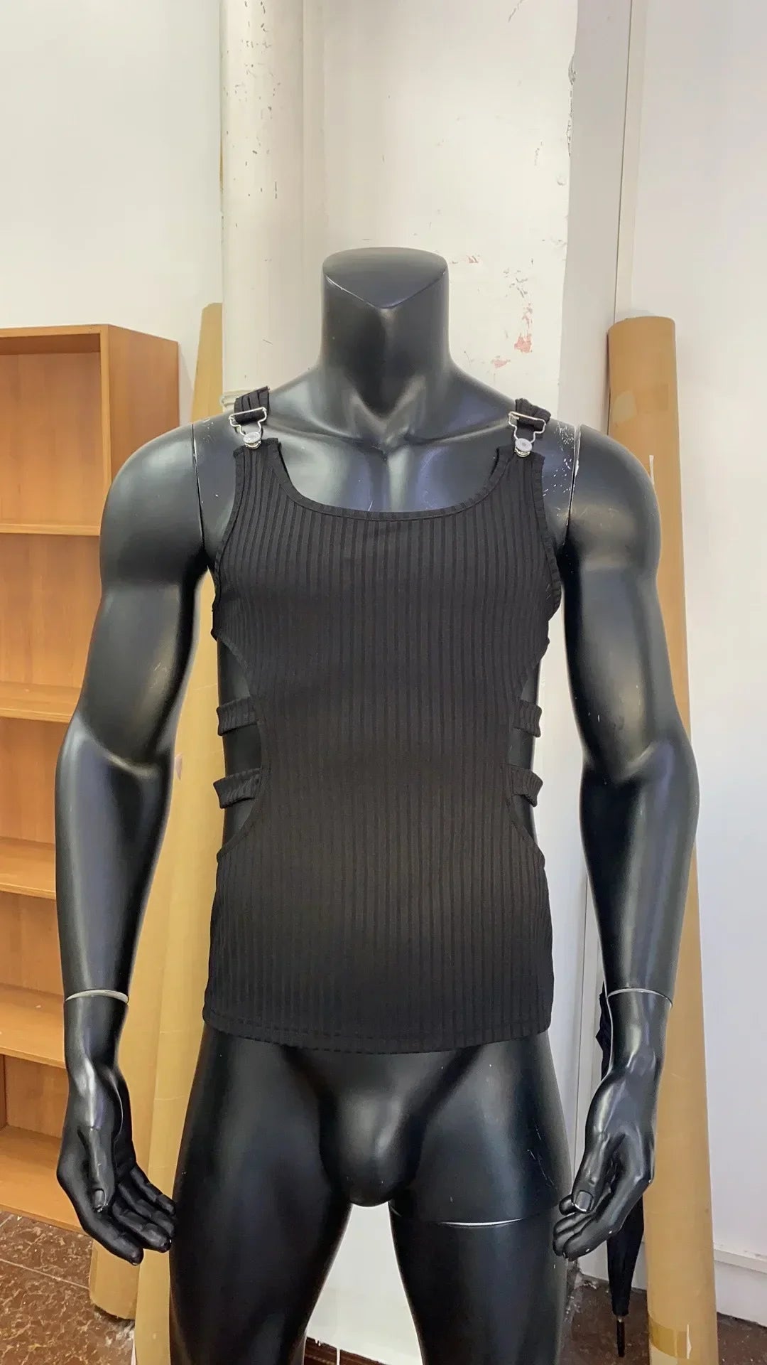 New gym vest with breathable hollow out sleeveless design for men