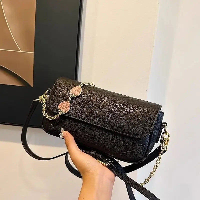 Fashionable high-end square shoulder bag 2025073104