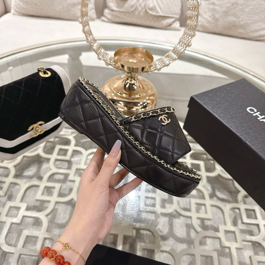 CNL's new thick-soled slippers 0725082204