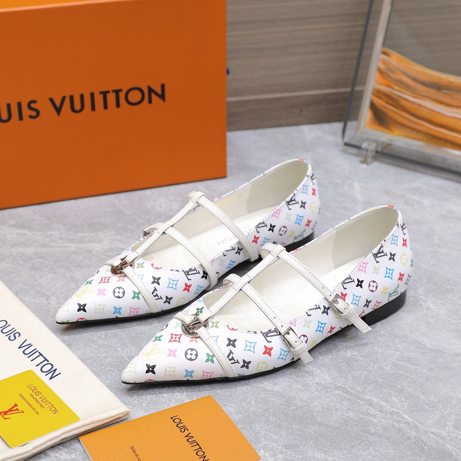 Lvv25ss new pointed-toe flat sandals 0725102306