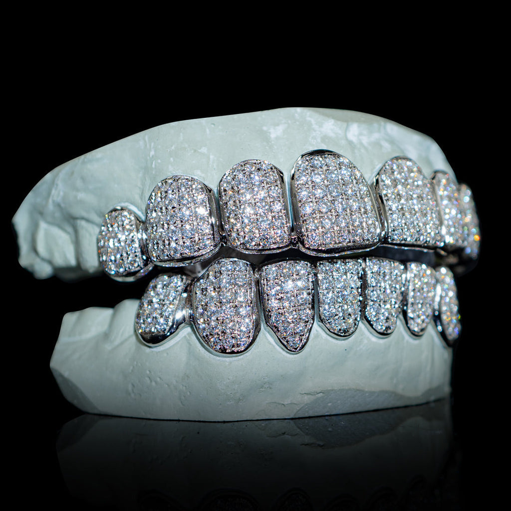 Iced VVS Moissanite Grillz (Straight Setting)