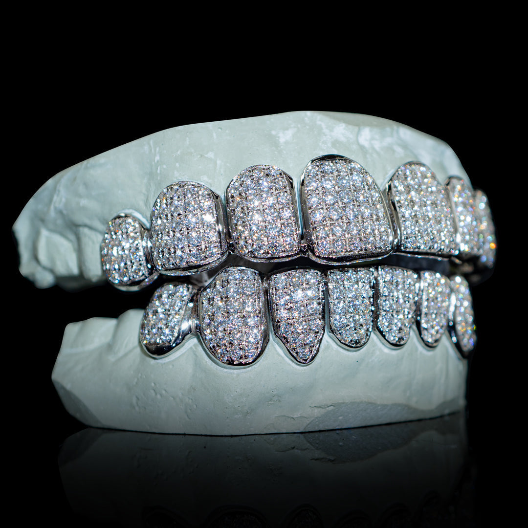 Iced VVS Moissanite Grillz (Straight Setting)